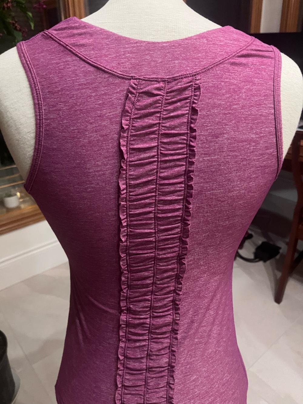 Lululemnon Women’s Sleeveless Ruffled Back Tank Top - Plum 8